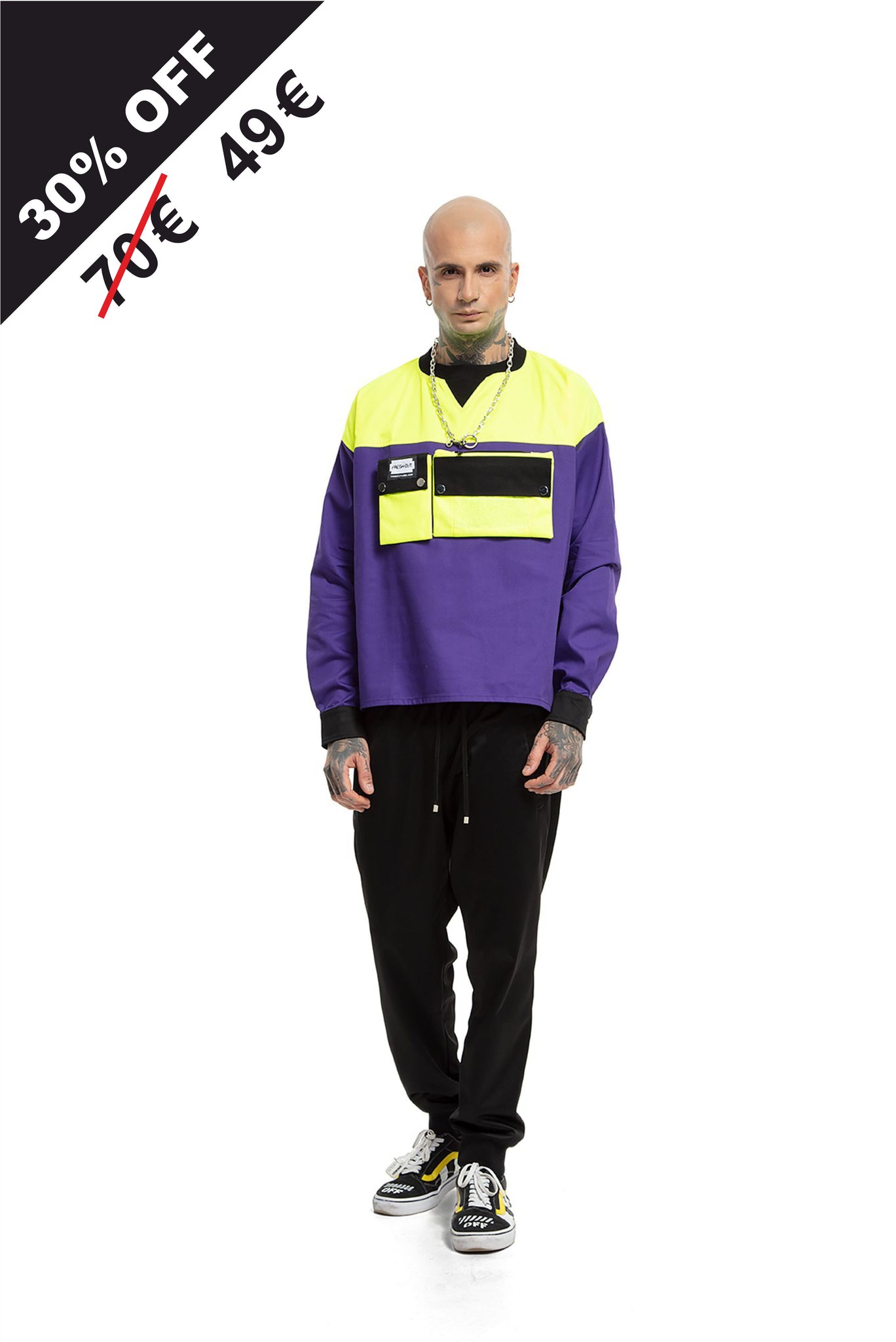 Smart shirt with detachable pockets