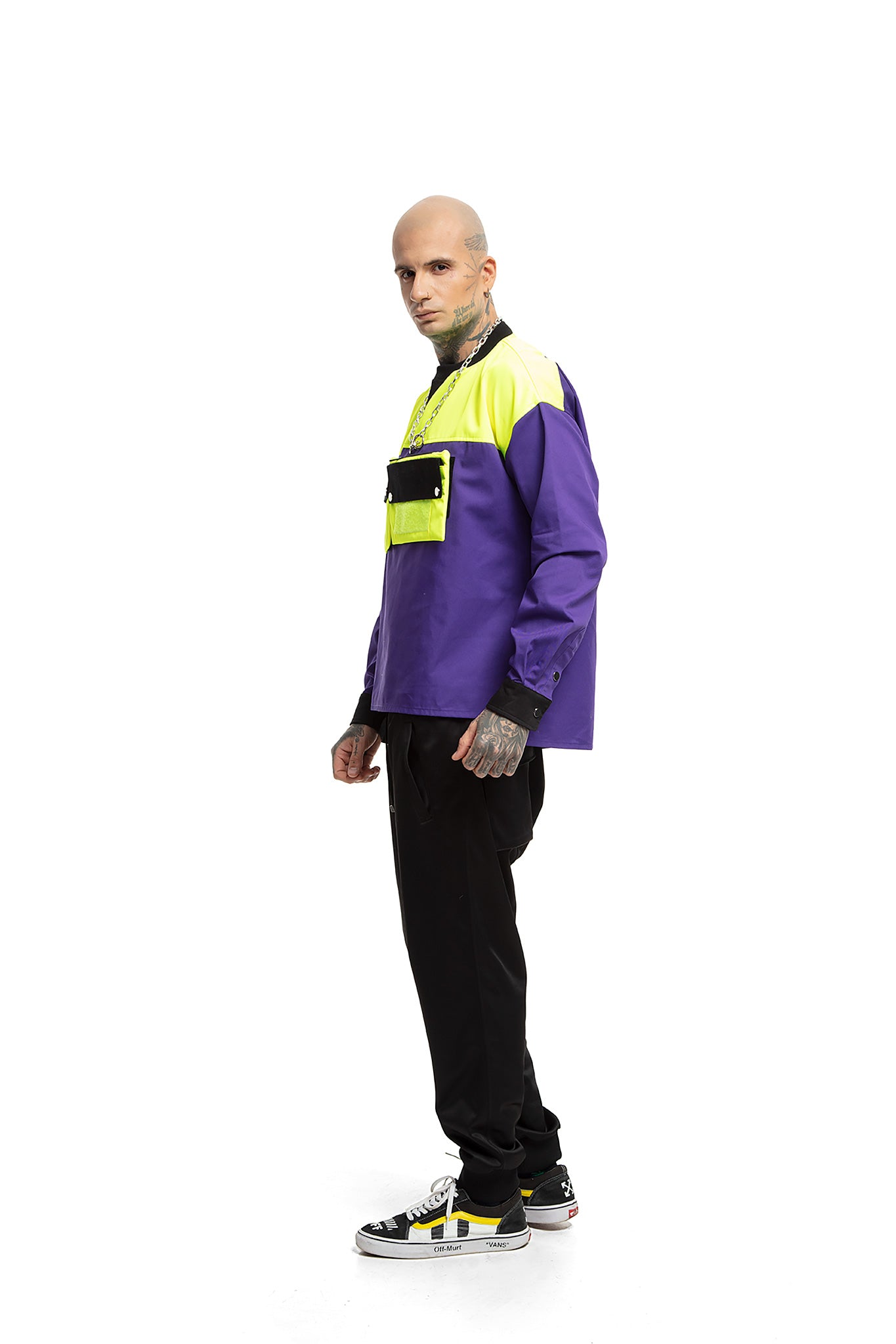Smart shirt with detachable pockets
