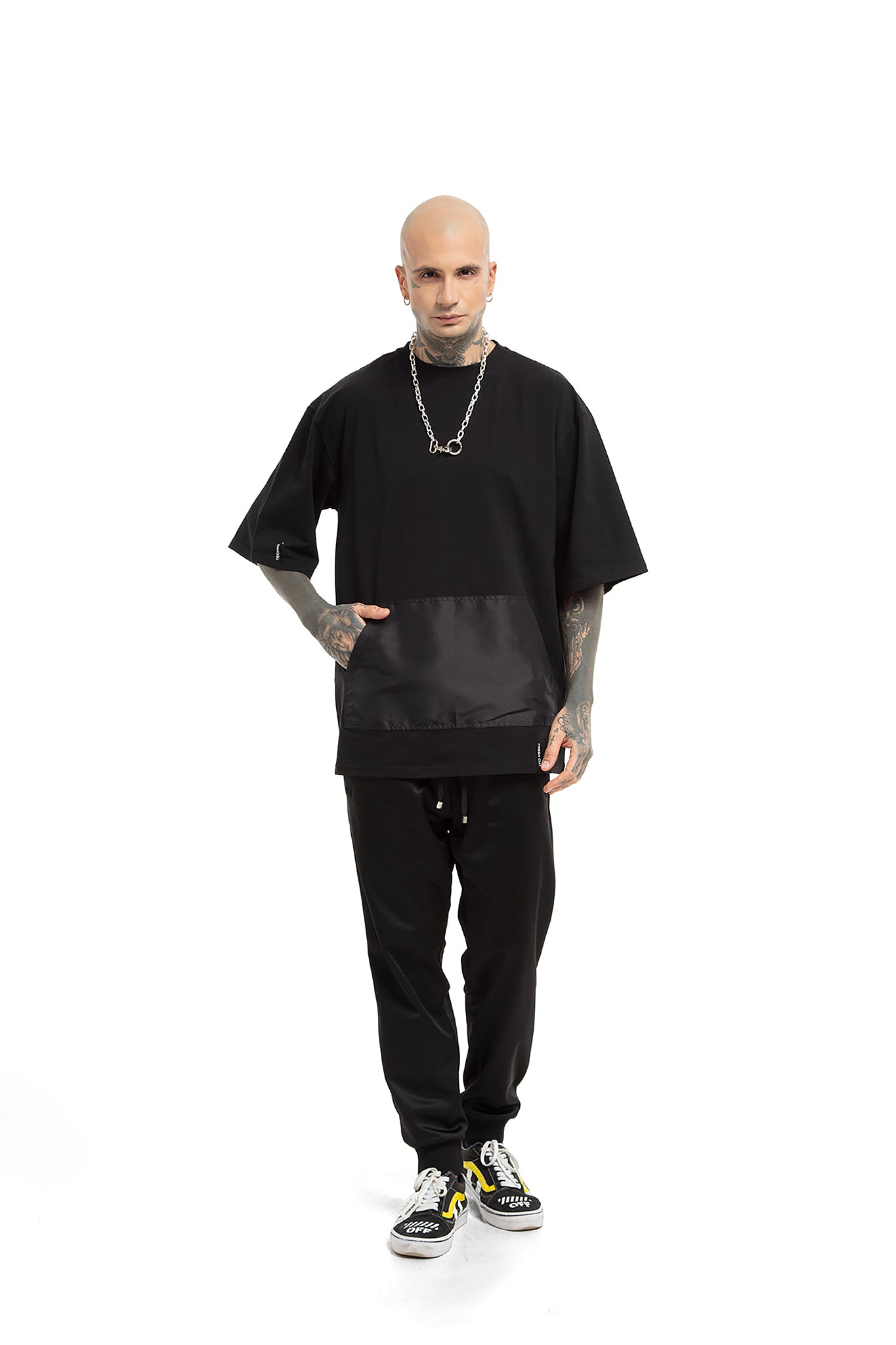 Langärmliges, übergroßes T-Shirt mit Tasche