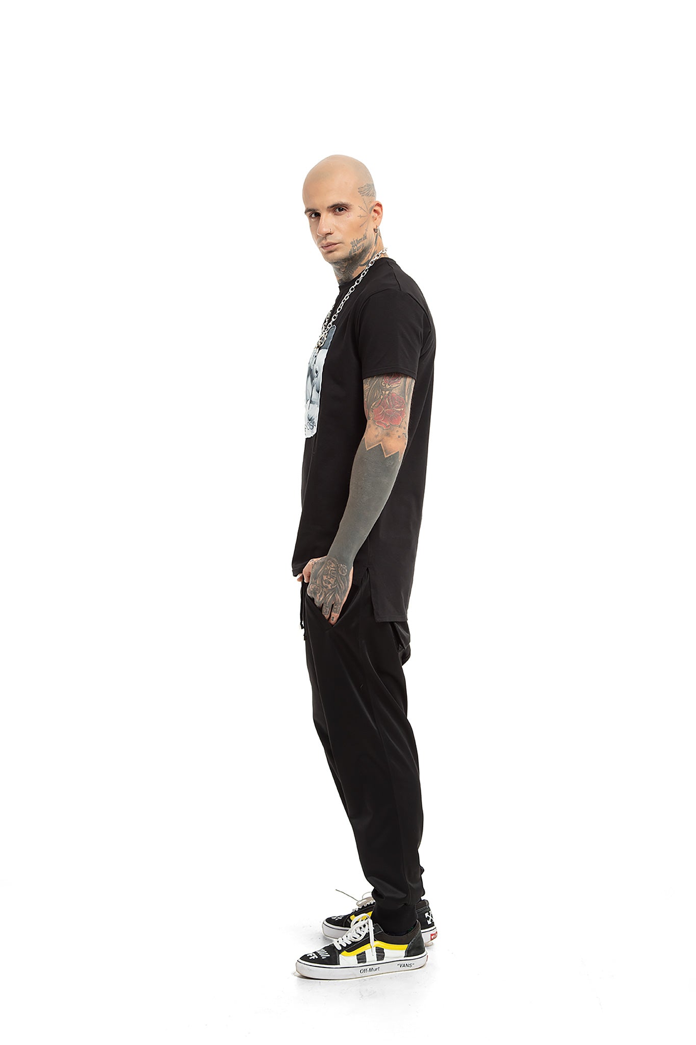 B&W Marika Rossa - regular fit T-shirt with side cuts