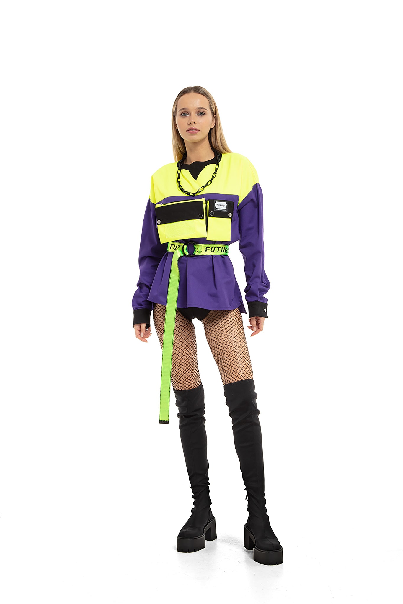 Smart shirt with detachable pockets