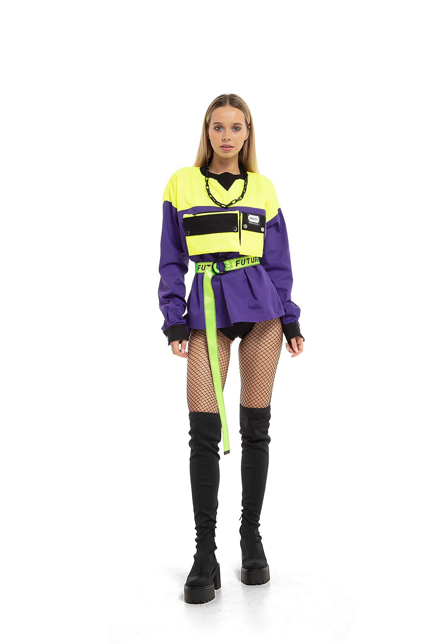 Smart shirt with detachable pockets