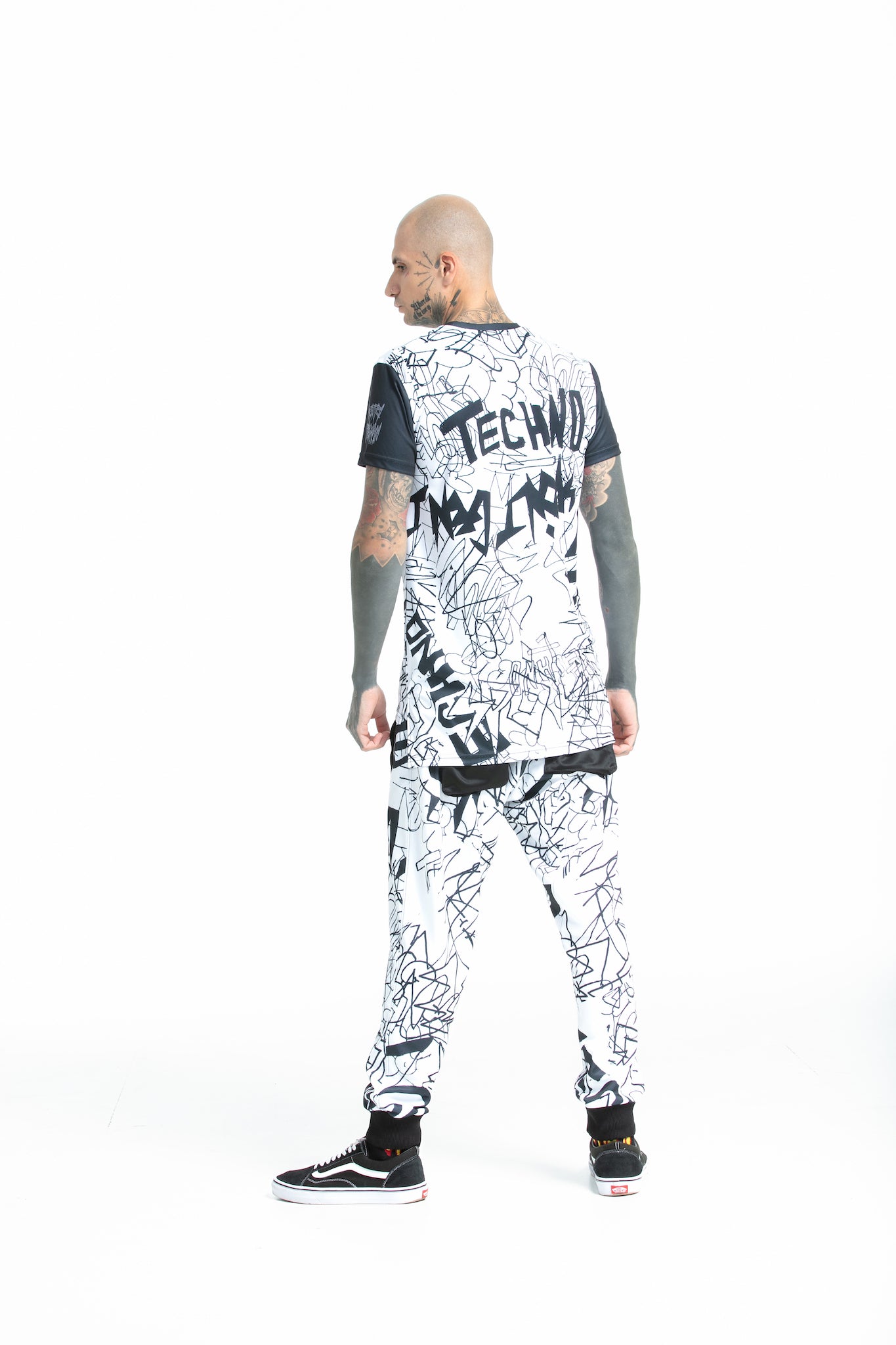 Graffiti - regular fit T-shirt with side cuts