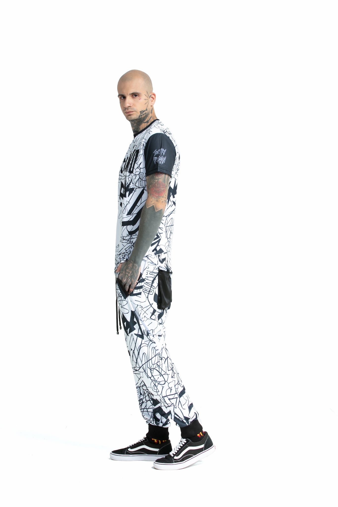 Graffiti - regular fit T-shirt with side cuts