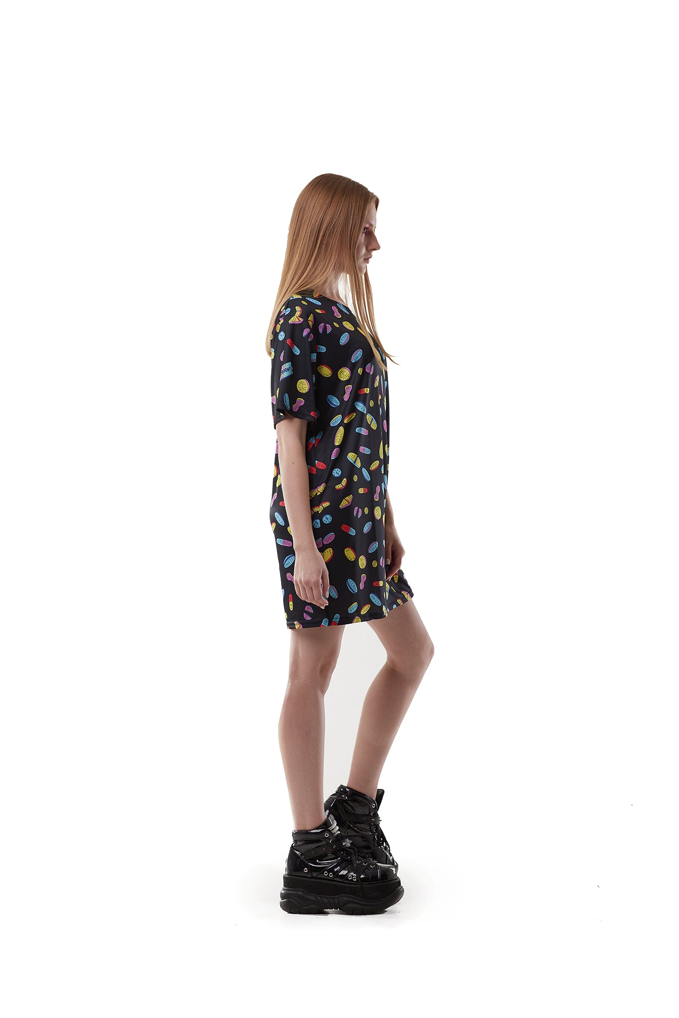 Pills Black - übergroßes T-Shirt