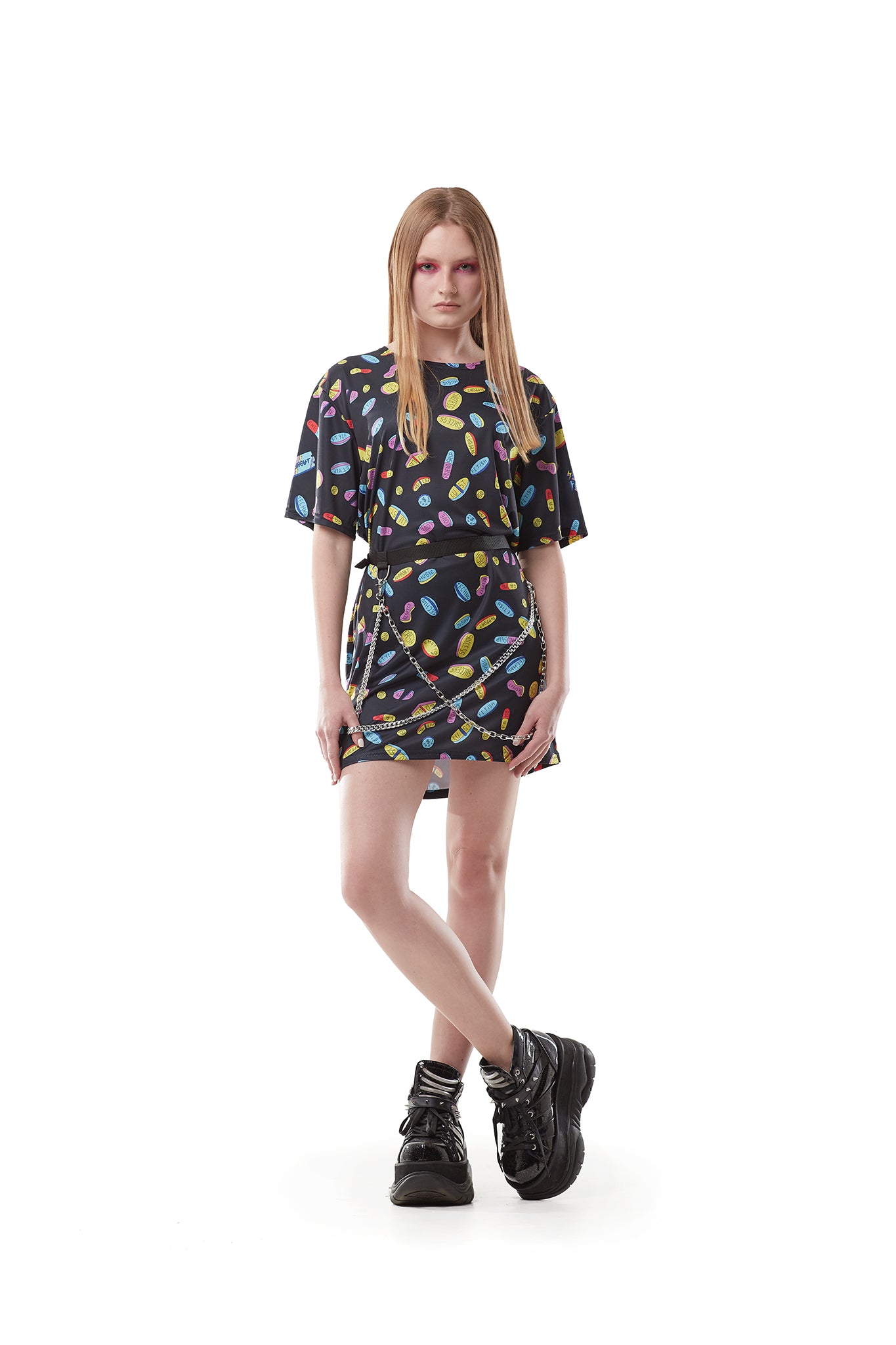Pills Black - übergroßes T-Shirt