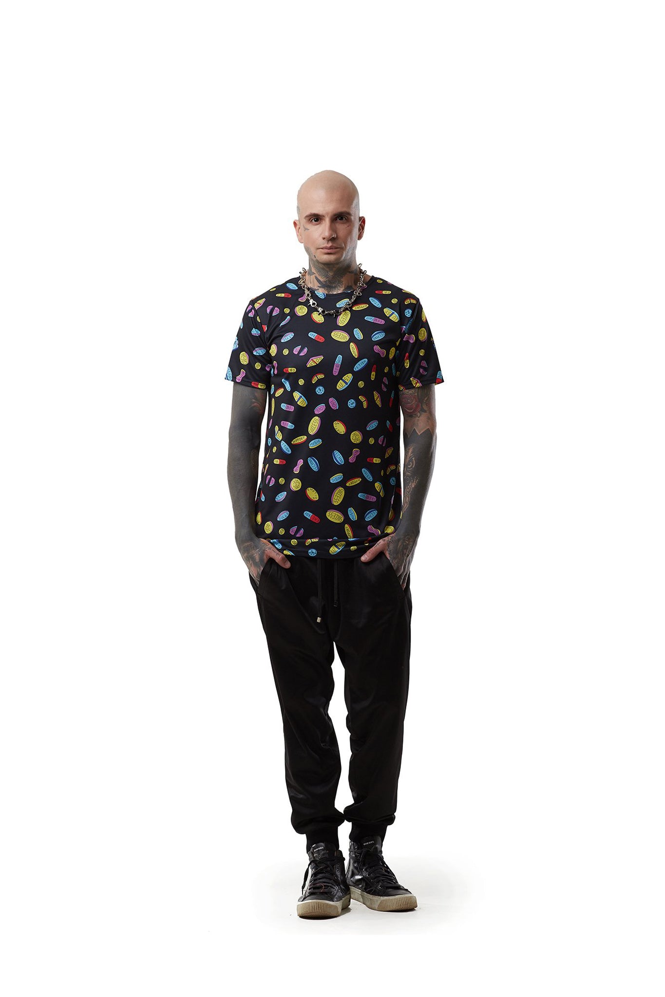 Pills Black - übergroßes T-Shirt