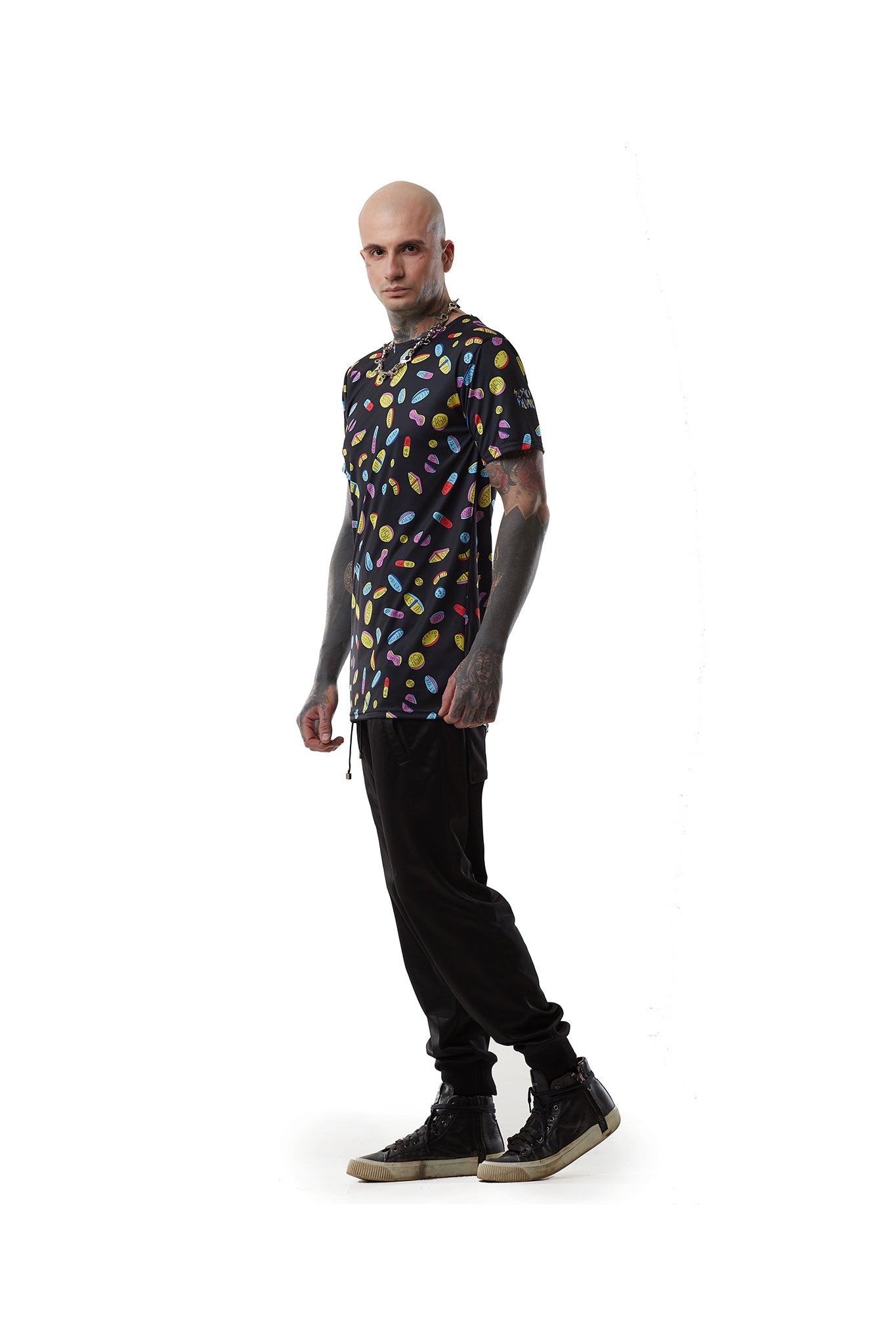 Pills Black - übergroßes T-Shirt