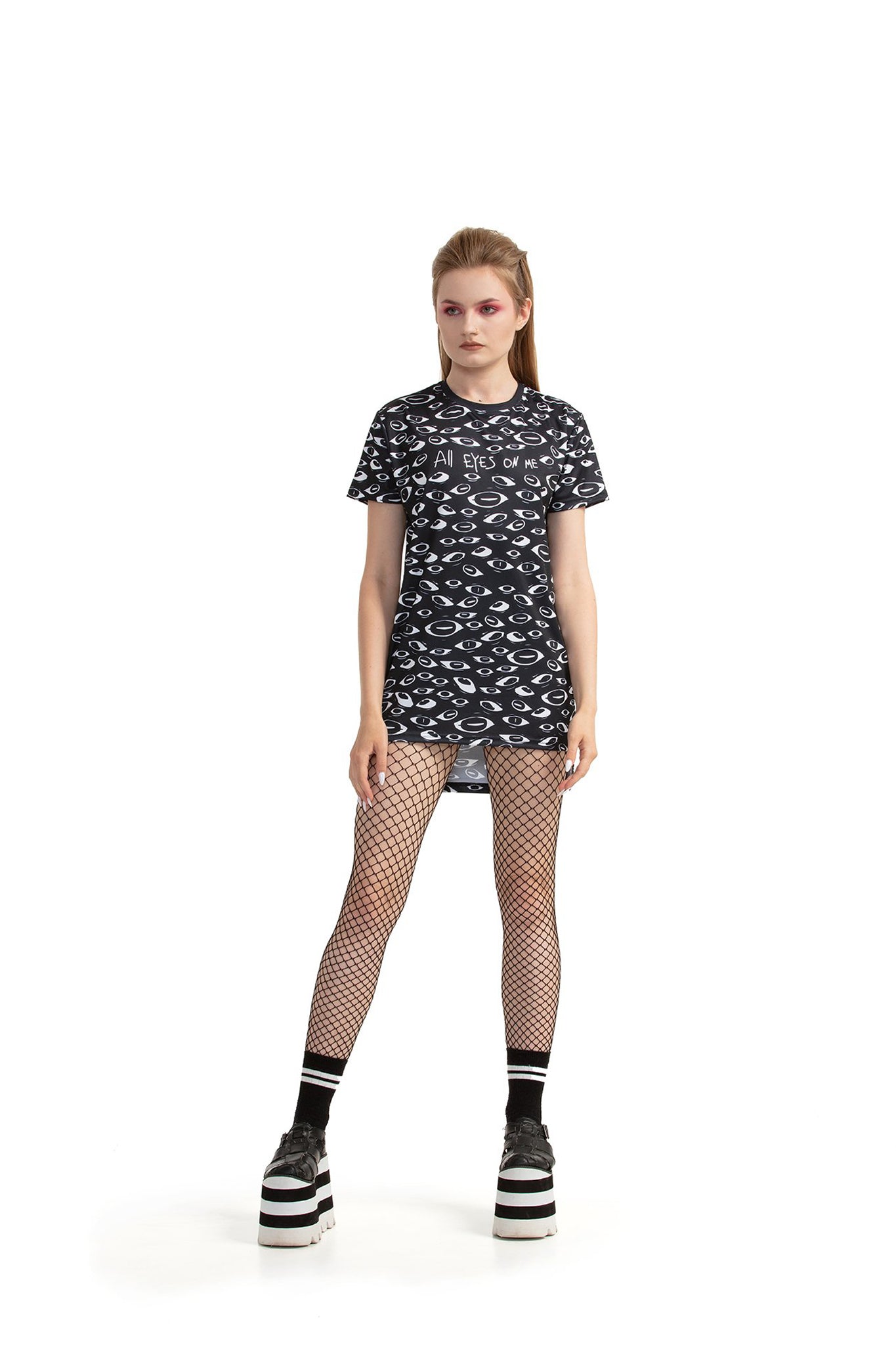 All Eyes On Me - regular fit T-shirt with side cuts