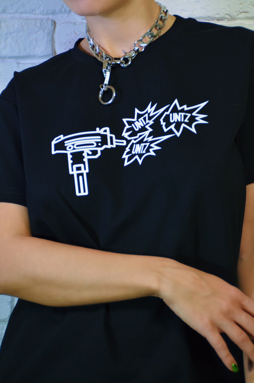 Techno Uzi Unisex-T-Shirt mit normaler Passform